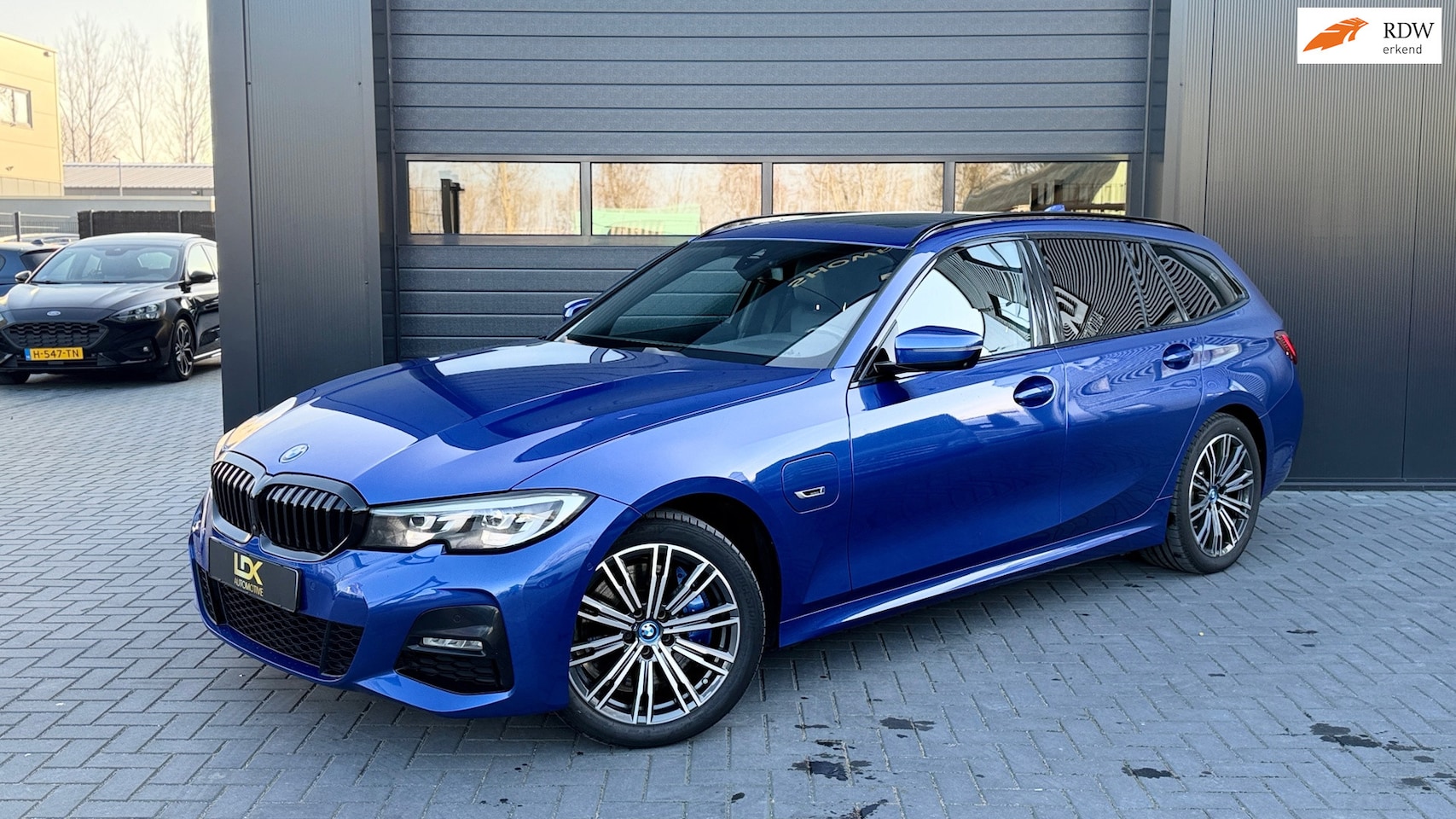 BMW 3-serie Touring - 330e Business Edition Plus M Sport|Pano|360Camera - AutoWereld.nl