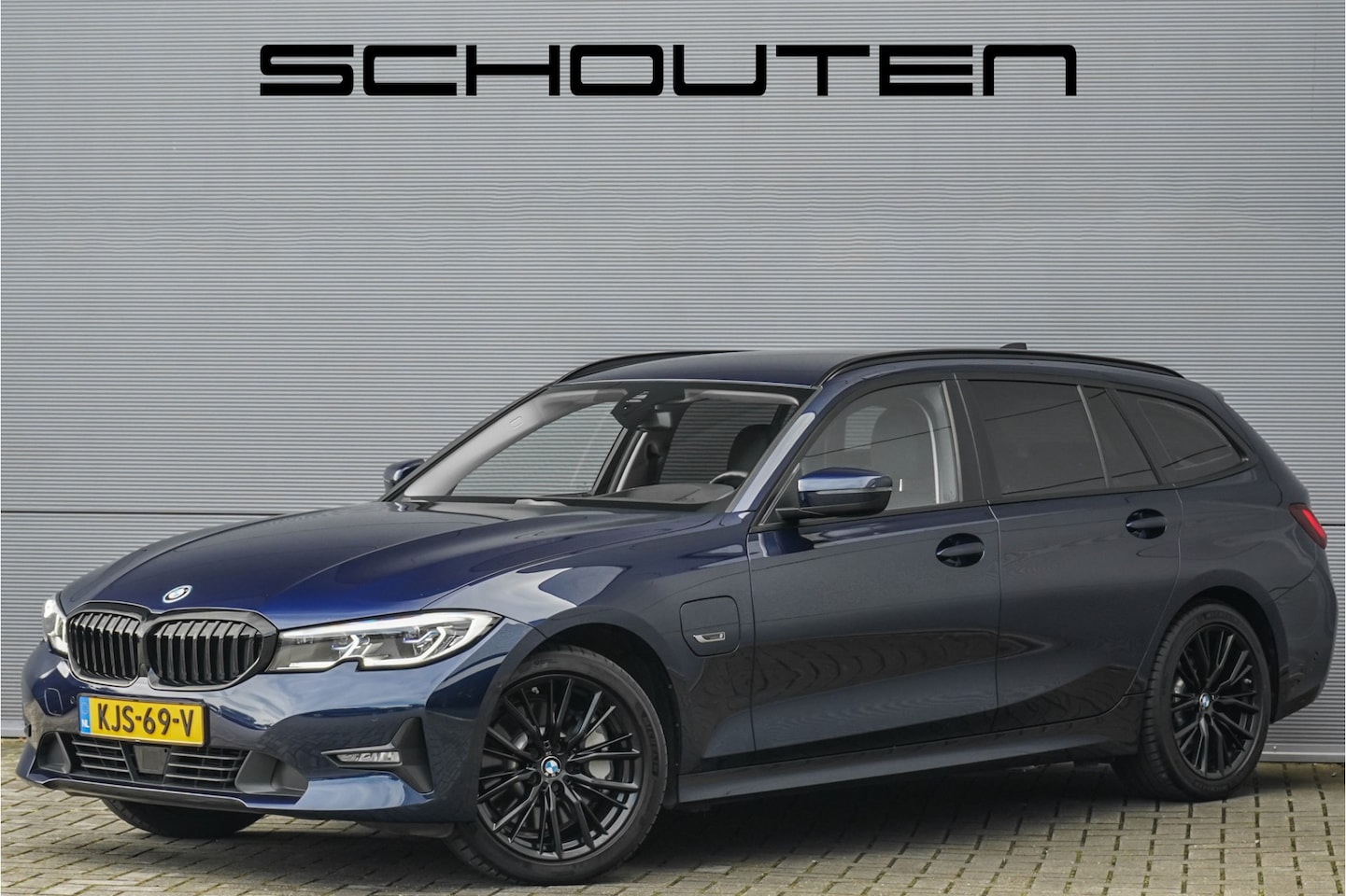 BMW 3-serie Touring - 330e ACC Laser HUD Keyless Camera 18" - AutoWereld.nl