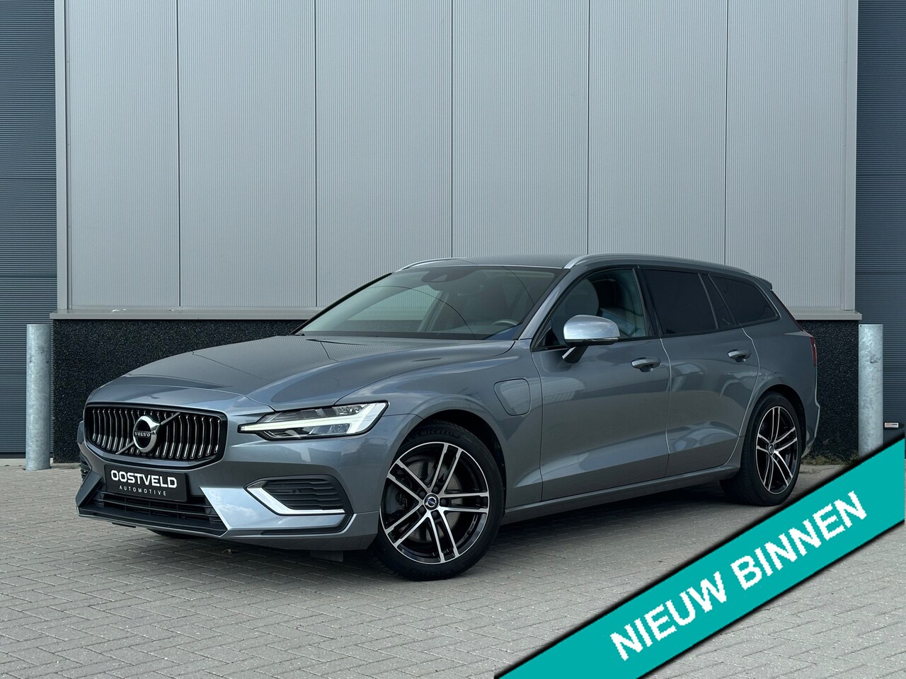 Volvo V60 - 2.0 T6 Recharge AWD Inscription Trekhaak Leer Camera Blis Memory - AutoWereld.nl
