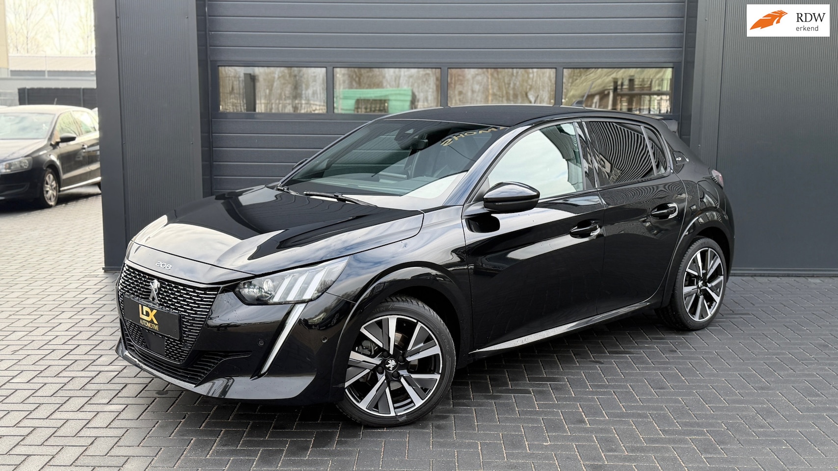 Peugeot 208 - 1.2 PureTech GT Navi|Leer|Stoelverwarming - AutoWereld.nl