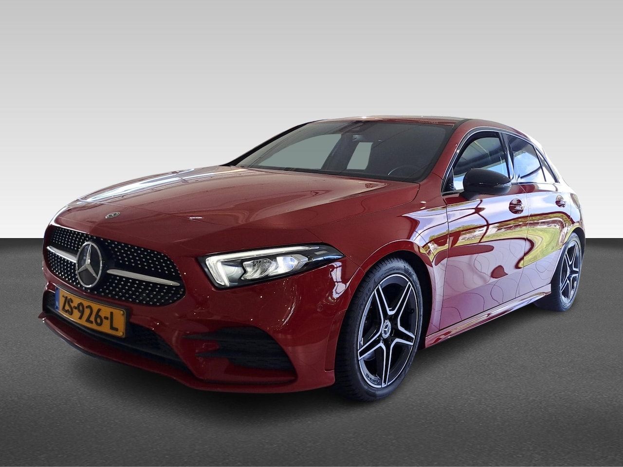 Mercedes-Benz A-klasse - A 180 136PK AMG LINE SOLUTION AUTOMAAT WIDE SCREEN LED NAVI WINTERPACK - AutoWereld.nl