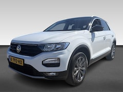 Volkswagen T-Roc - 1.5 TSI Style Business | Achteruitrijcamera | Draadloze telefoonlader | Elektrisch bedienb
