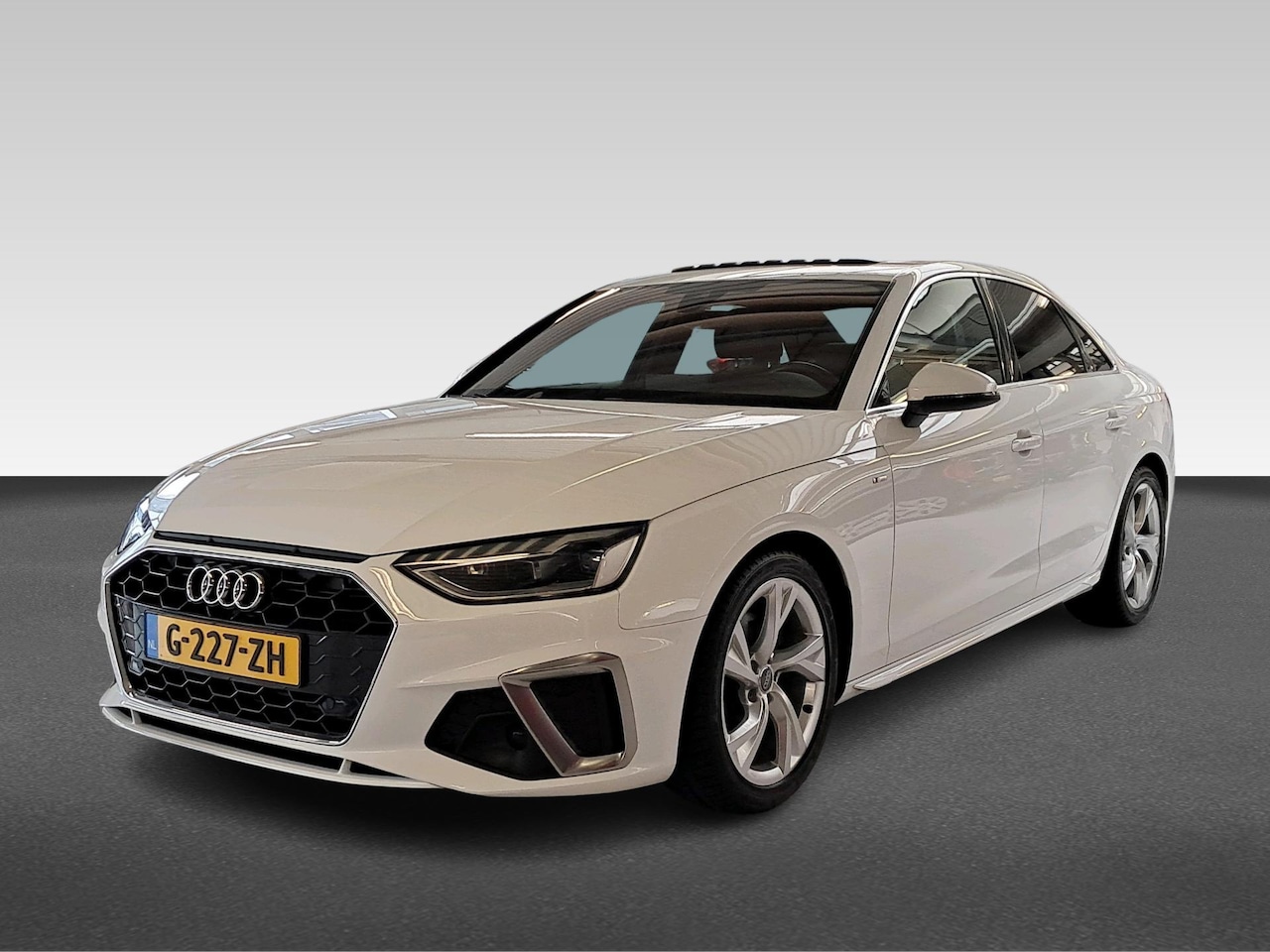 Audi A4 Limousine - LAUNCH EDITION | S-LINE | SCHUIFDAK | VIRTUAL | CARPLAY AUTOMATIC - AutoWereld.nl