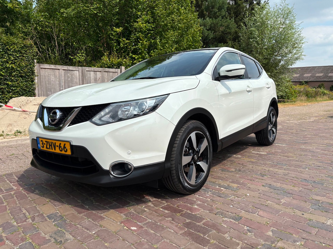 Nissan Qashqai - 1.2 Connect Edition 360° Camera, navi, pdc, ecc, - AutoWereld.nl