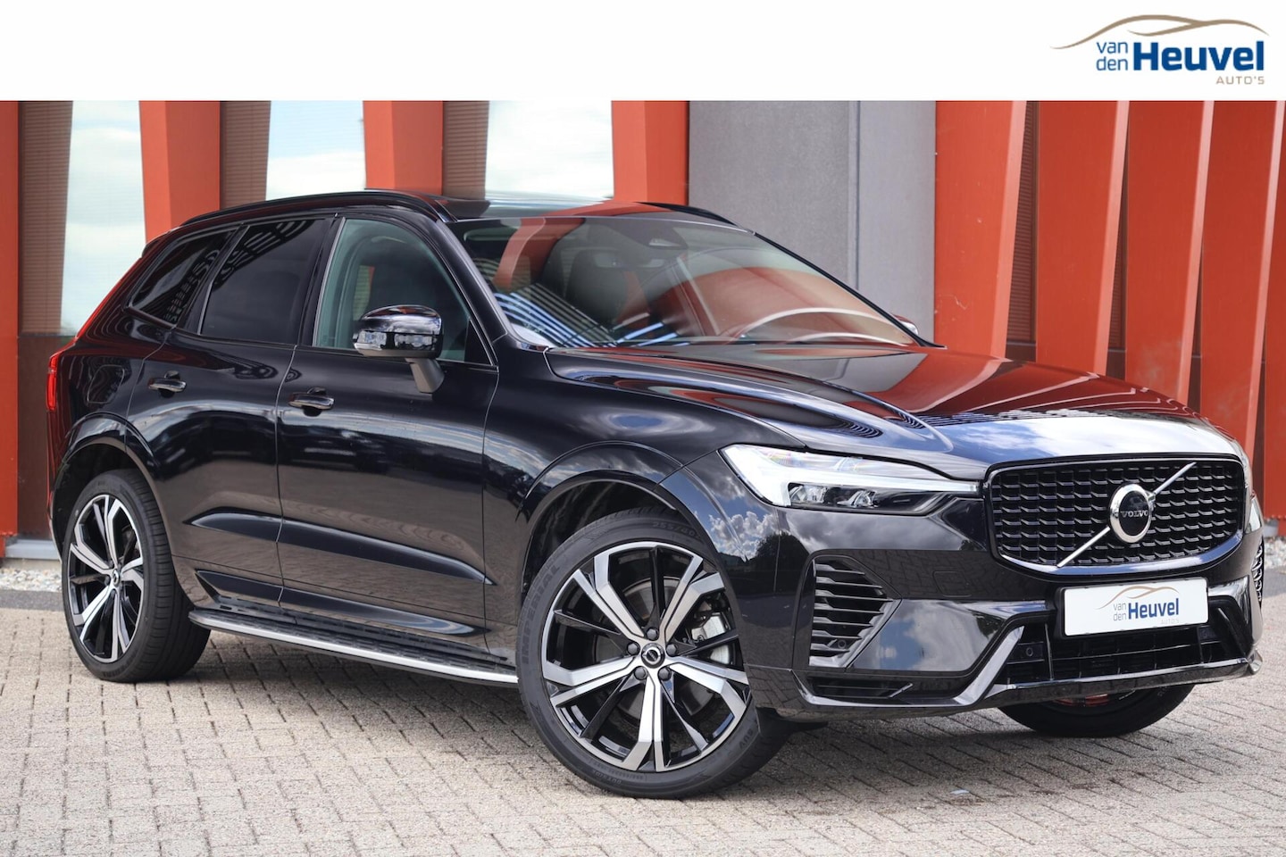 Volvo XC60 - 2.0 T6 Plug-in hybrid AWD Plus Dark | Camera |Stoelverw. | Panoramdak | Mem. Stoelen | Tre - AutoWereld.nl