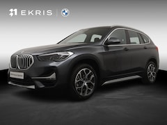 BMW X1 - sDrive20i Executive Edition X Line | Stoelverwarming | Trekhaak | Sportstoelen | Achteruit