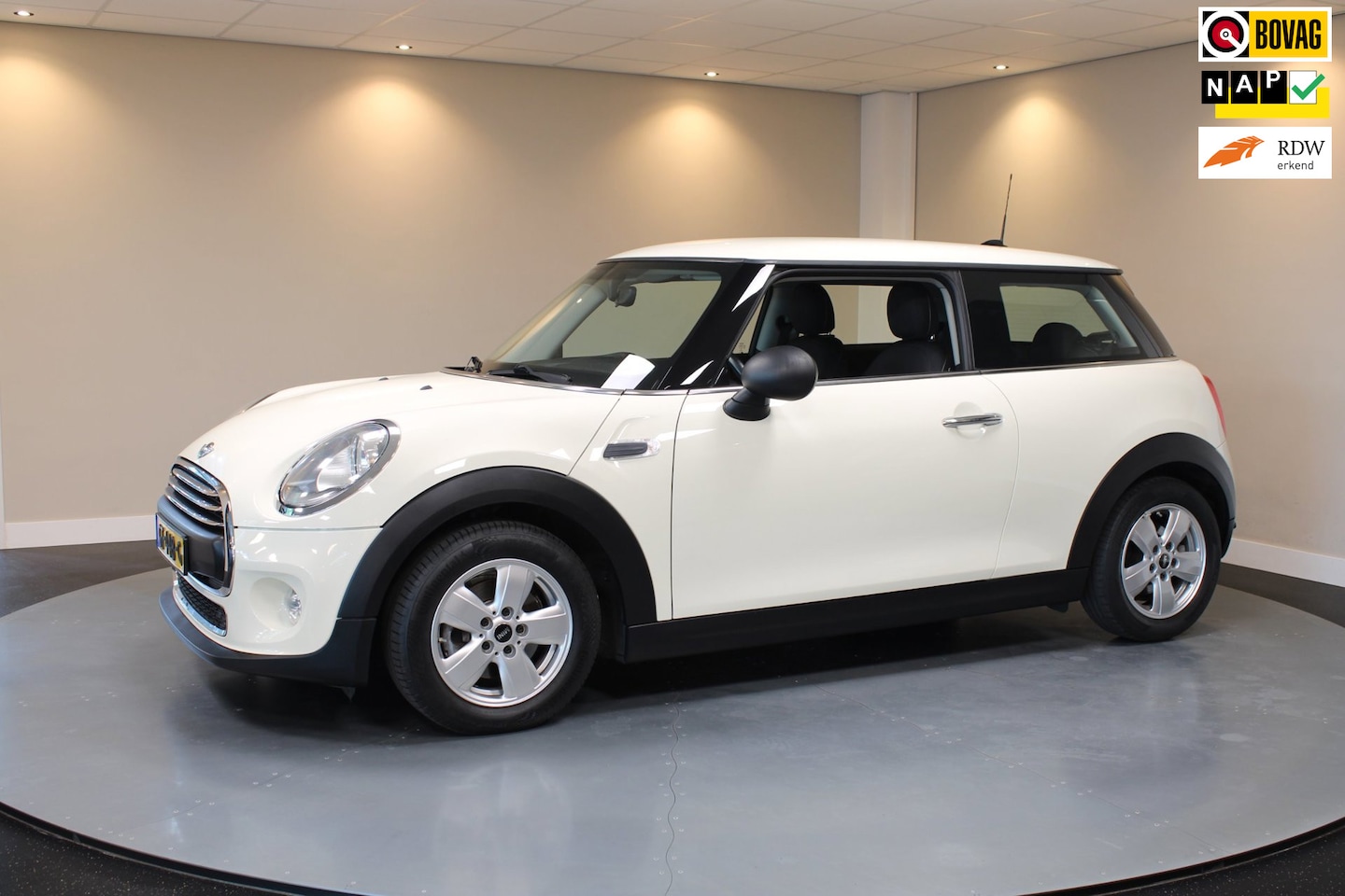 MINI 3-Deurs - 1.2 One Business *Automaat* Navi|Cruise|Neon-ring|BT|PDC|NAP - AutoWereld.nl