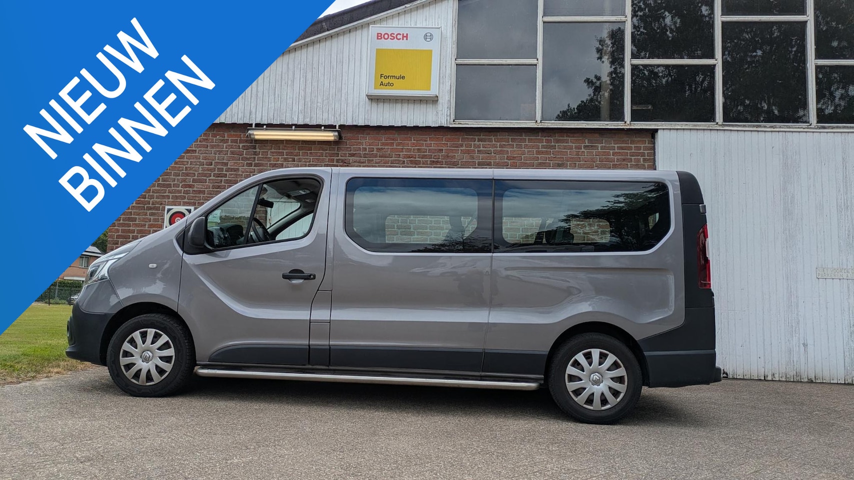 Renault Trafic Passenger - 2.0 dCi 120 Grand Zen - 9 pers. - AutoWereld.nl