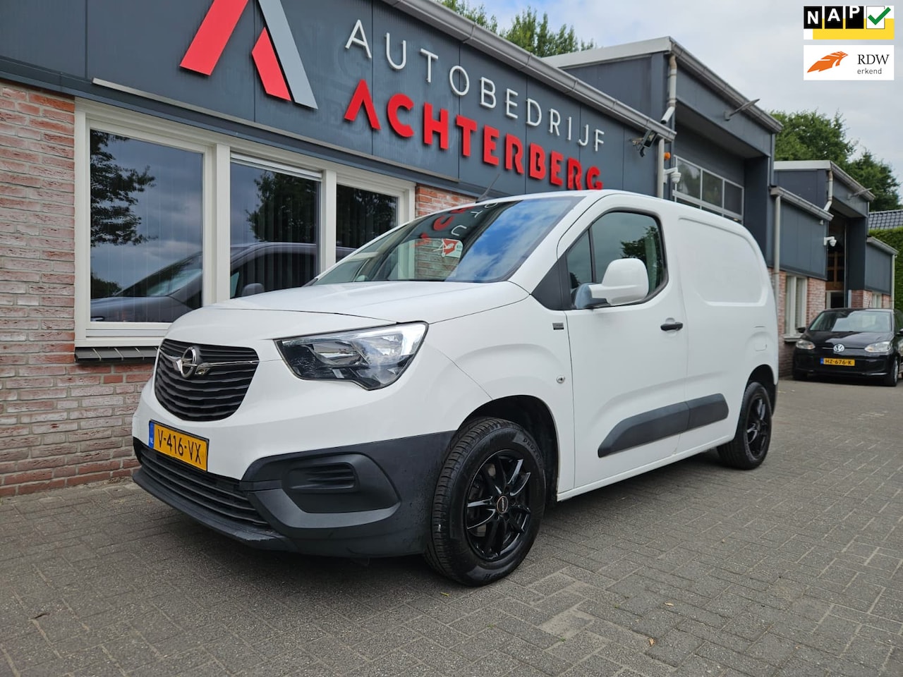 Opel Combo - 1.6D L1H1 Edition Trekhaak! Airco! Cruise Control! Nette Bus! Schuifdeur! NAP! - AutoWereld.nl