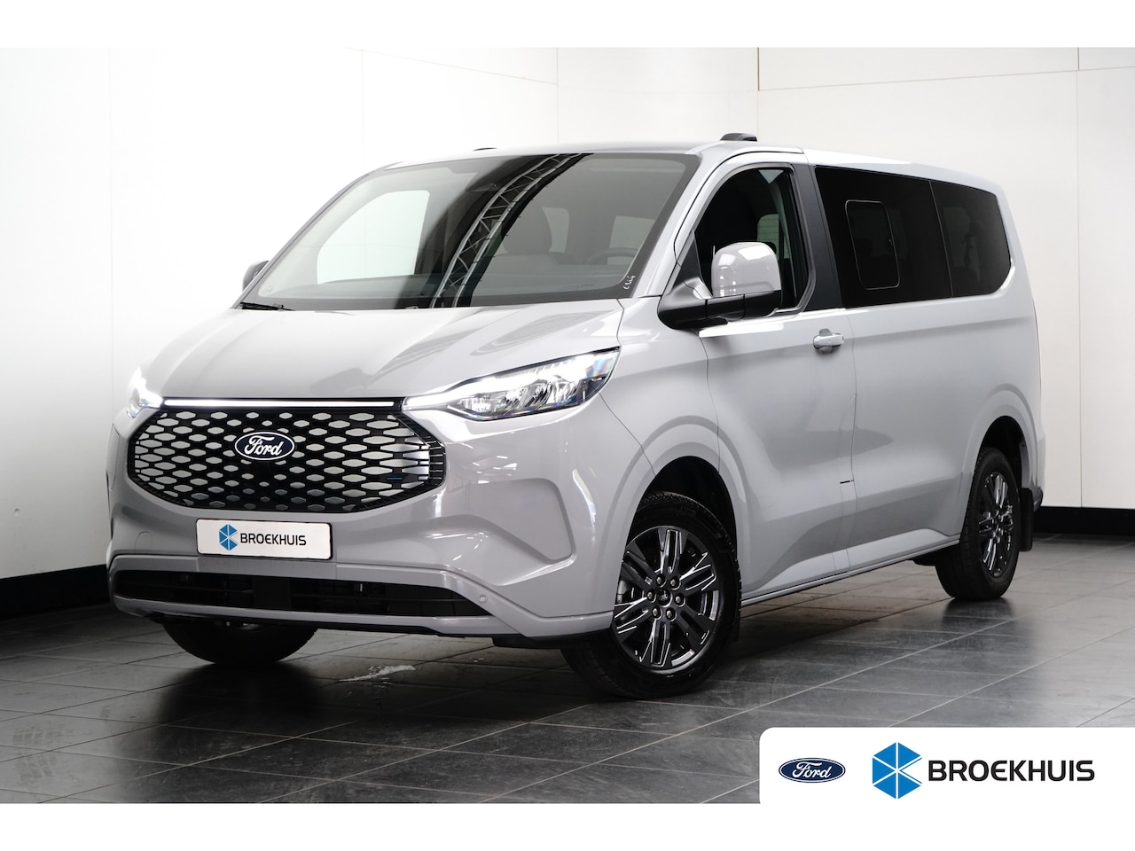 Ford E-Tourneo Custom - 340 160KW 218PK | Achteruitrijcamera - digitaal | Keyless-Start | Navigatiesysteem - AutoWereld.nl