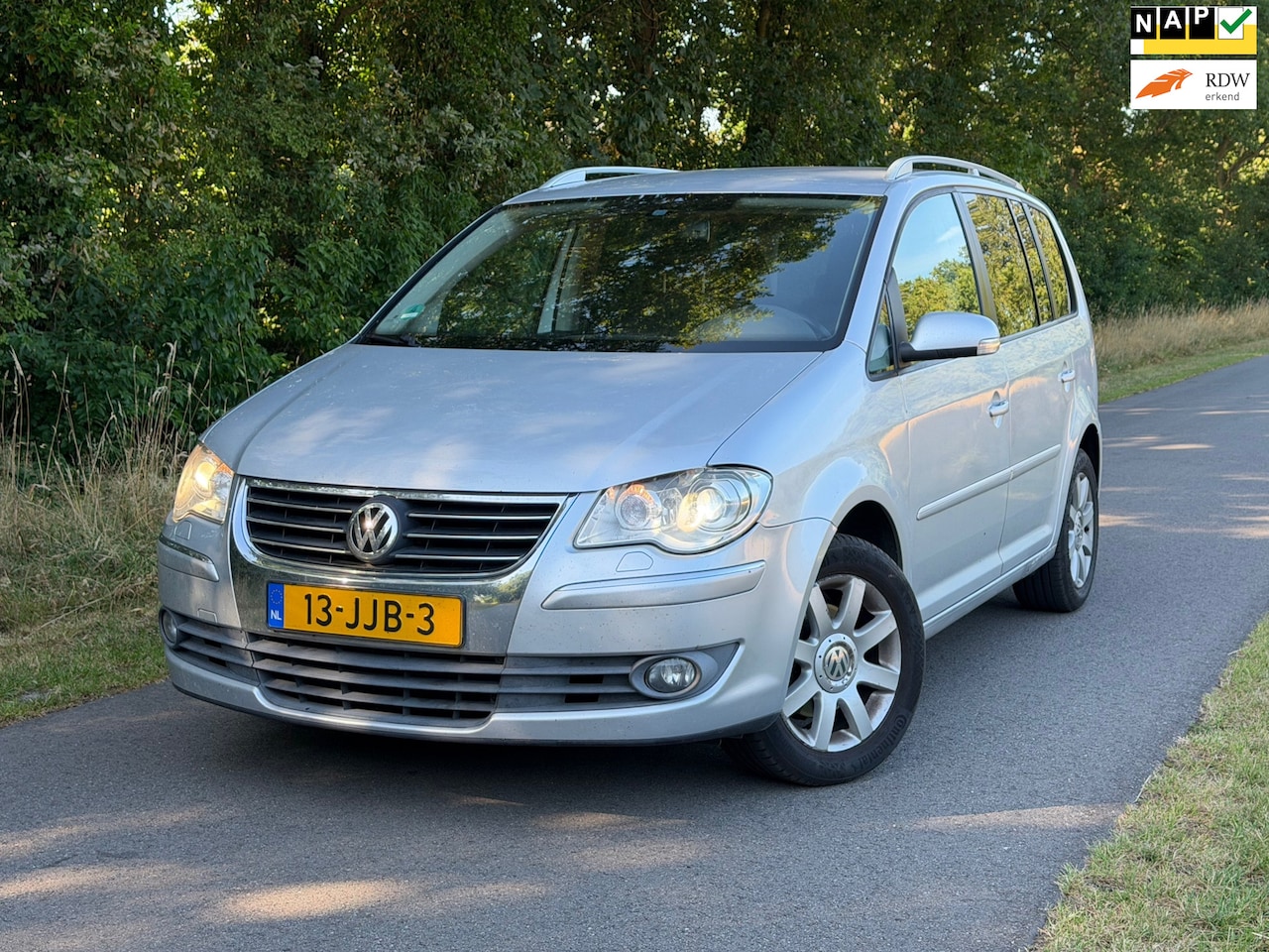 Volkswagen Touran - 2.0 TDI Highline | Automaat + Cruise control Nu € 2.450,- !!! - AutoWereld.nl