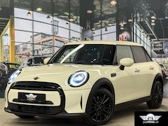 MINI 5-Deurs - 1.5 CHILLI AUT LEDER HARM KARDON FACELIFT zeer luxe uitvoering