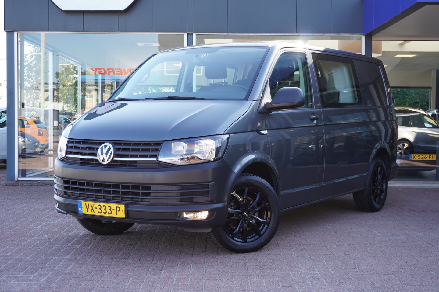 Volkswagen Transporter - 2.0 TDI L1H1 Highline Dubbel Cabine | Handgeschakeld | Airco | LM velgen | Inruil mogelijk - AutoWereld.nl