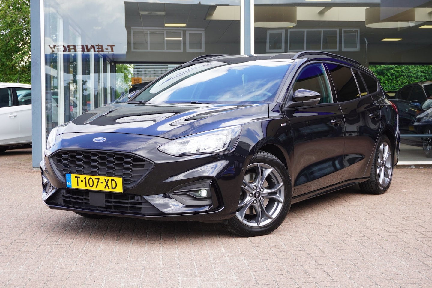 Ford Focus Wagon - 1.0 EcoBoost ST Line Business | 70.000KM | Airco | Navigatie | Vol opties | LM velgen | In - AutoWereld.nl