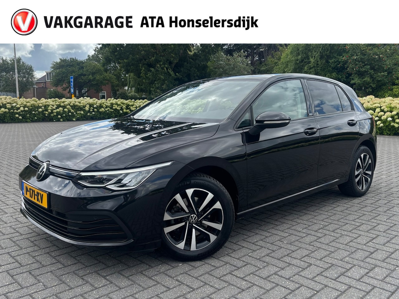 Volkswagen Golf - 1.0 TSI Life Business | Digital dashboard | Cruise control | Climate control | Stoelverwar - AutoWereld.nl