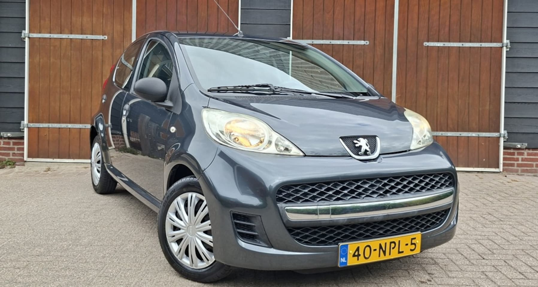 Peugeot 107 - 1.0-12V XR | 5 deurs | Radio met AUX | Nette auto | NAP - AutoWereld.nl