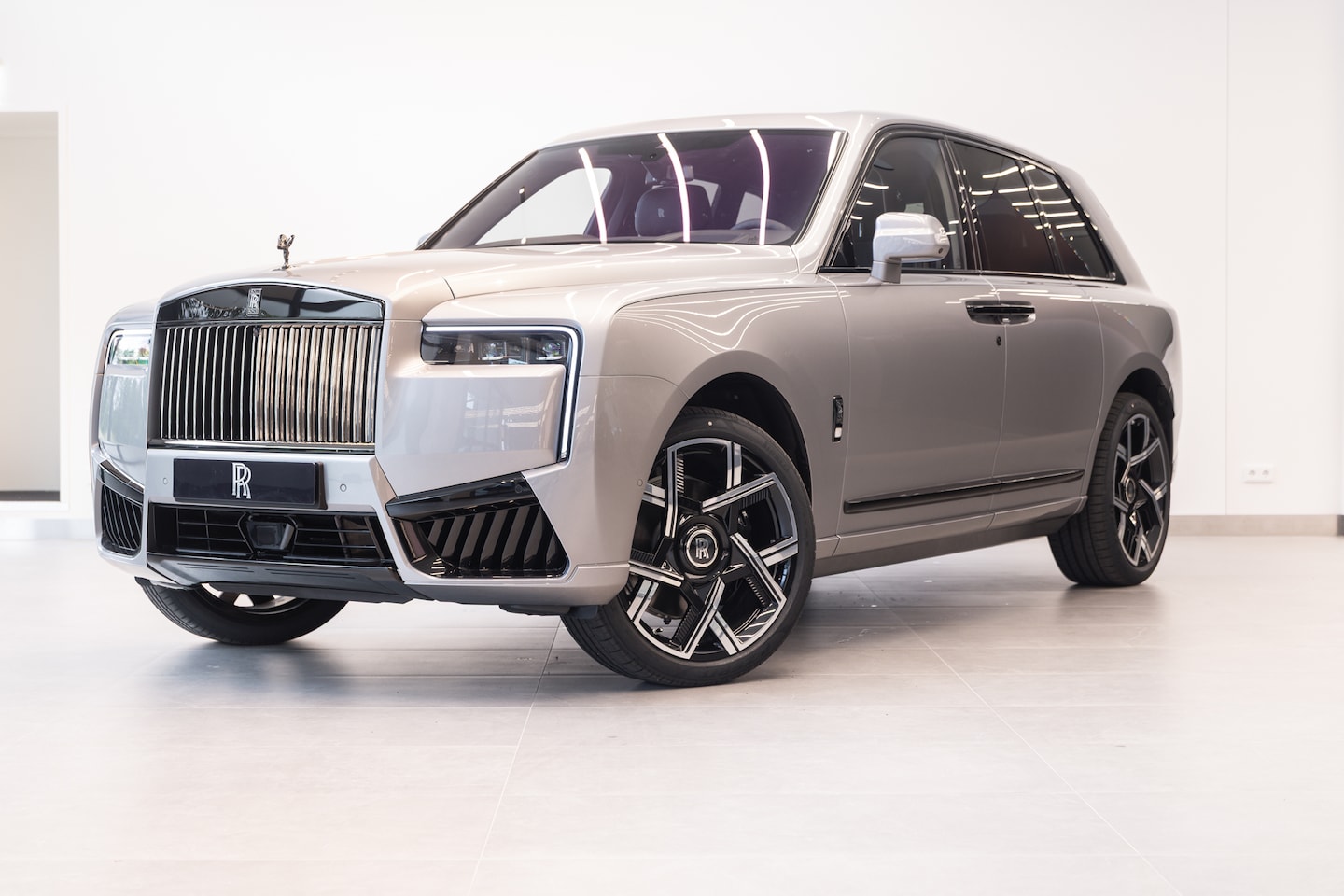 Rolls-Royce Cullinan - Black Badge - AutoWereld.nl