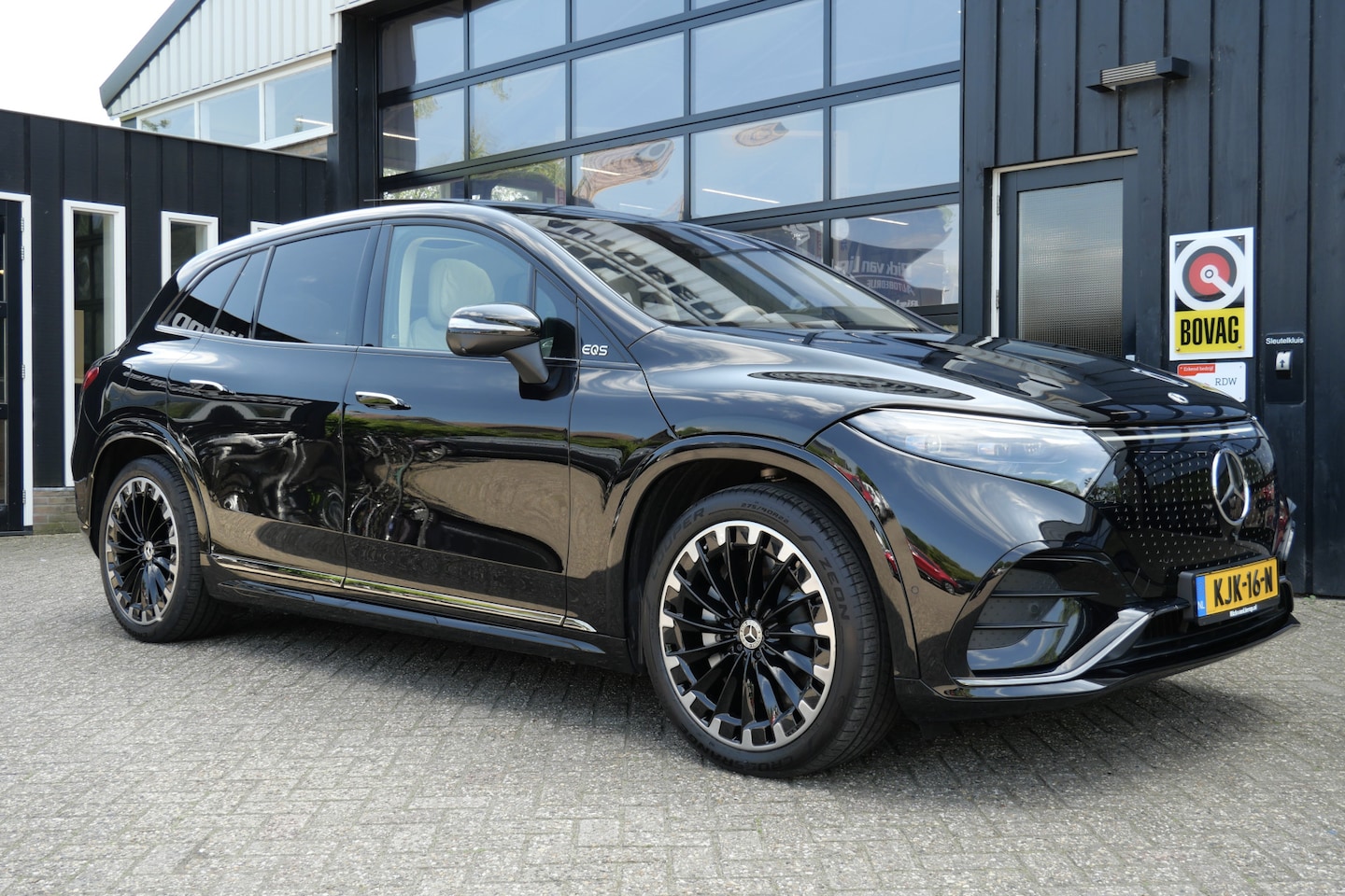 Mercedes-Benz EQS SUV - 450+ AMG Line 118 kWh | Hyperscreen | Massage | 4W-Besturing | FULL OPTION | Pano | Head-U - AutoWereld.nl