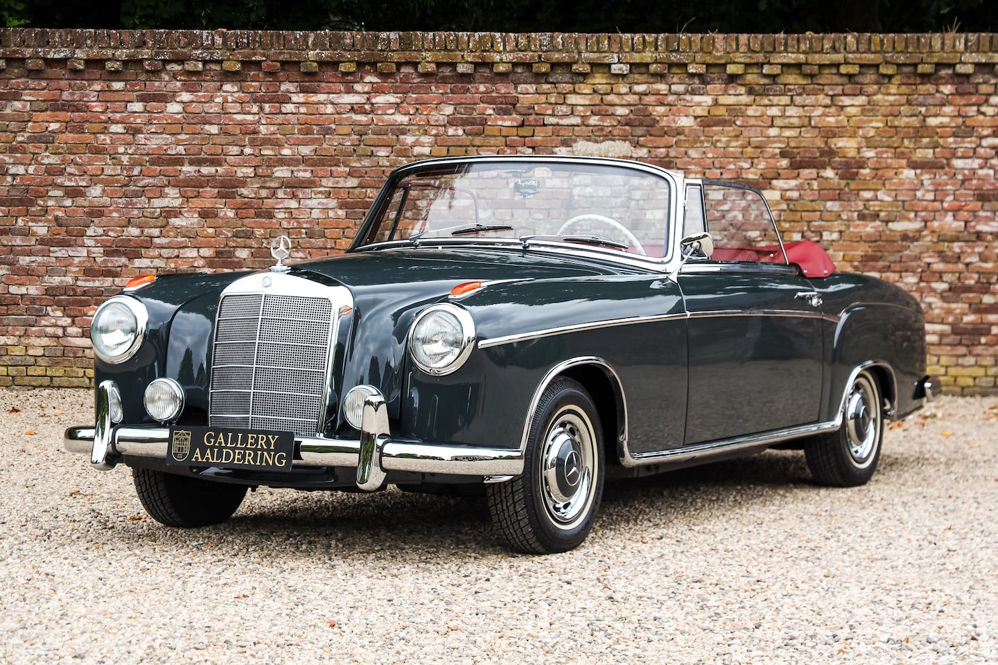 Mercedes-Benz 220 - SE Cabriolet "Extensively restored" "Extensively restored" - High quality rebuild - every - AutoWereld.nl