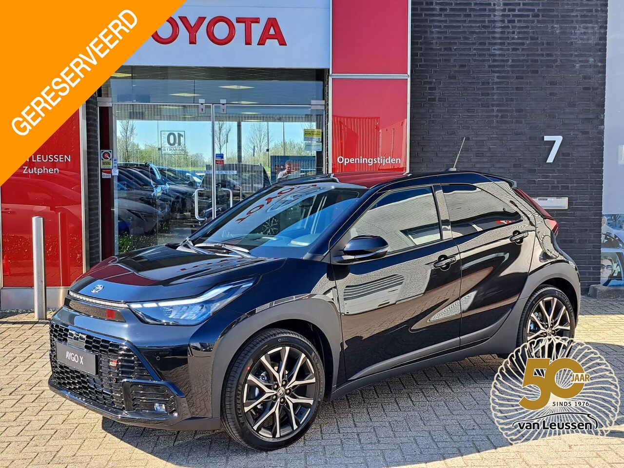 Toyota Aygo X - HYBRID 115 GR-SPORT NIEUW IN DE SHOWROOM DIRECT LEVERBAAR 18'' LM-VELGEN PDC STOELVERWARMI - AutoWereld.nl
