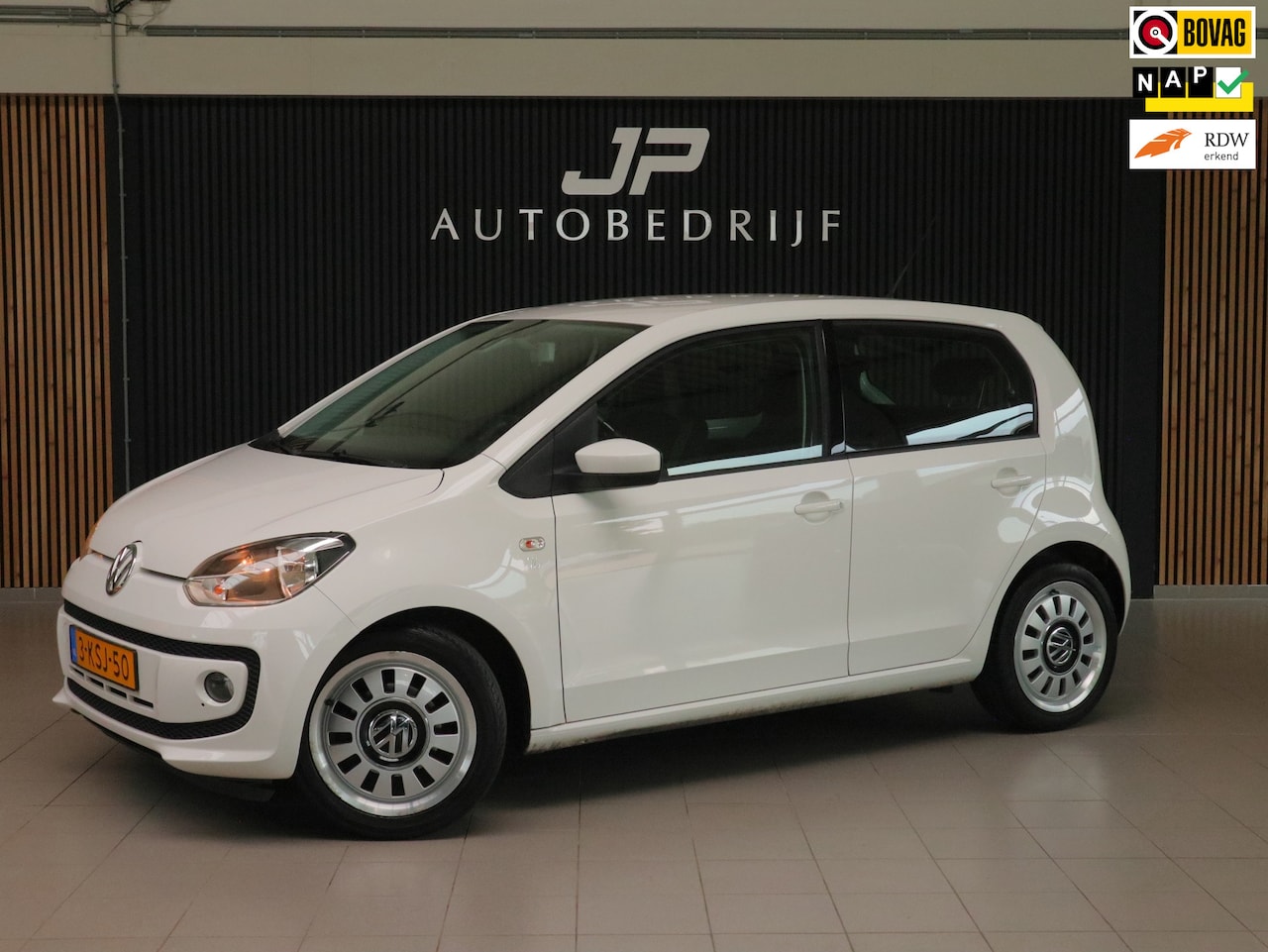 Volkswagen Up! - 1.0 high up! BlueMotion 16 inch Velgen|AIRCO|NAVI - AutoWereld.nl
