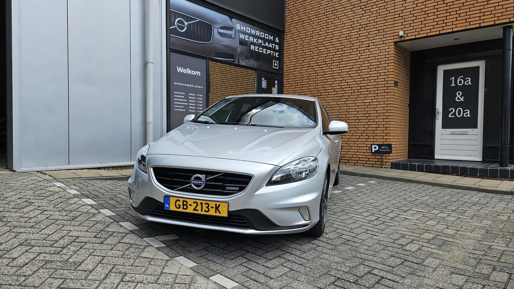 Volvo V40 - 1.6 T3 R-Design 1.6 T3 R-Design - AutoWereld.nl