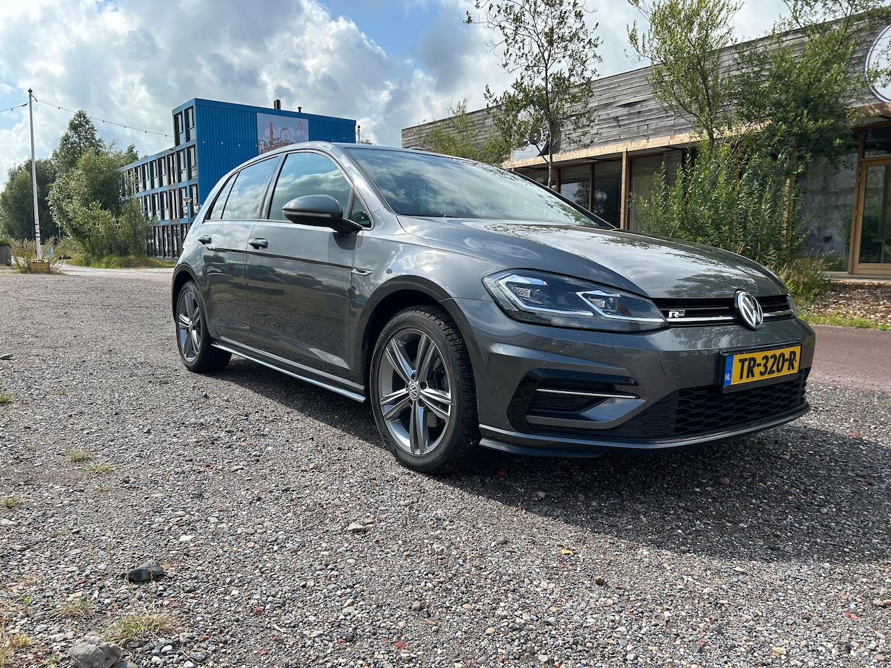 Volkswagen Golf - 1.5 TSI Highline Business R DSG ACC CarPlay - AutoWereld.nl