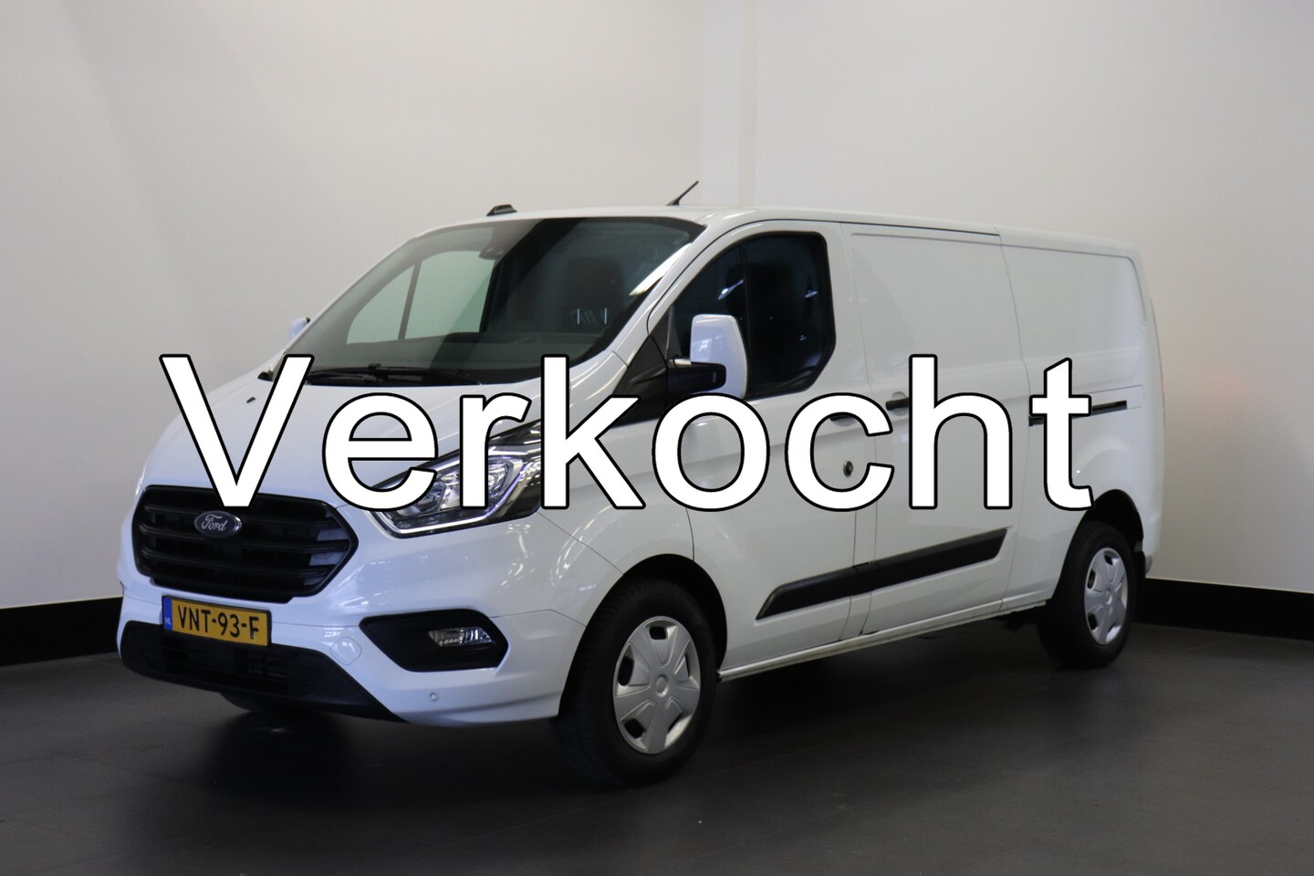Ford Transit Custom - 2.0 TDCI 130PK L2 EURO 6 - Airco - Cruise - Camera - € 14.900,- Excl. - AutoWereld.nl