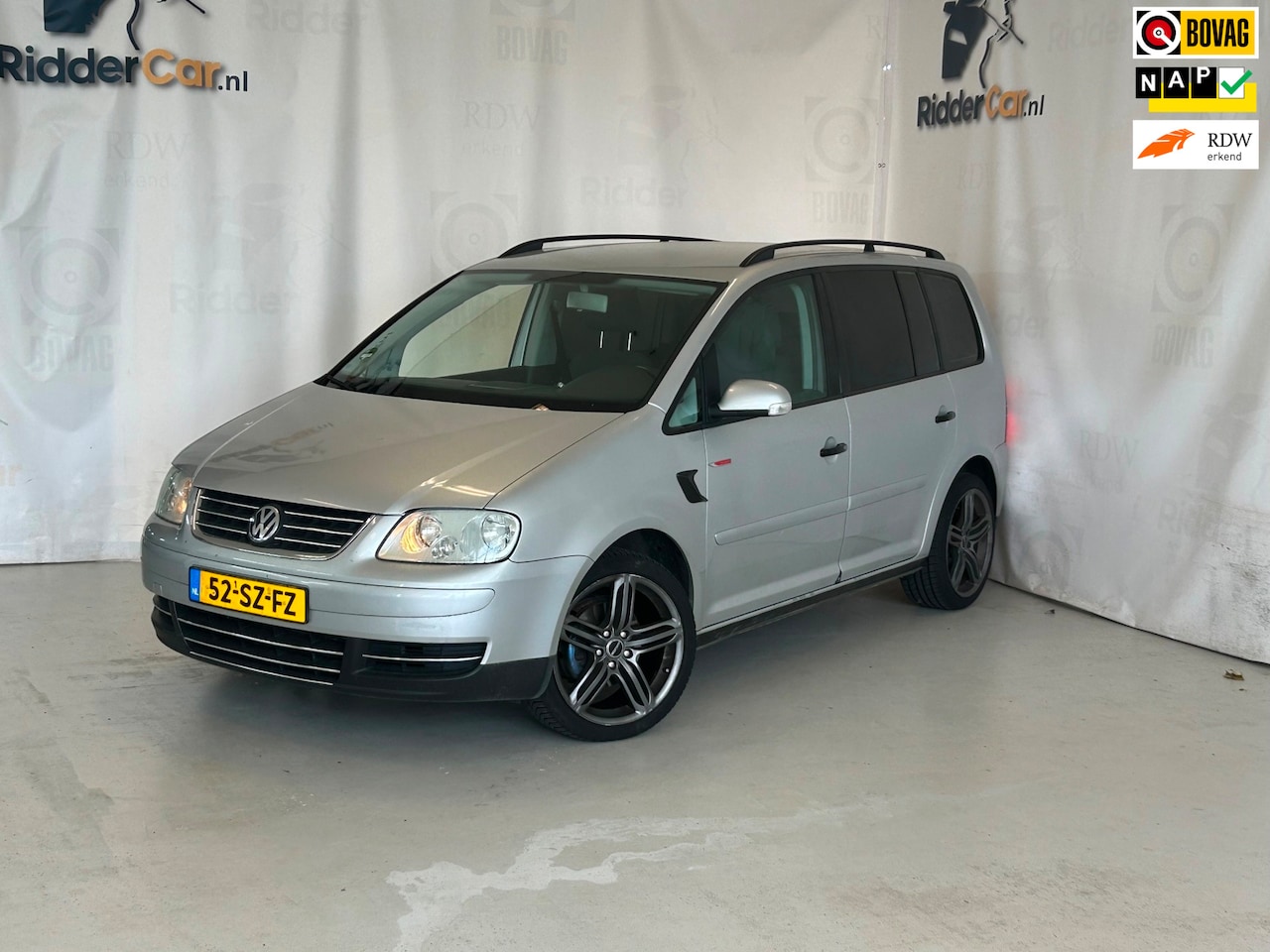 Volkswagen Touran - 1.6-16V FSI Business|NAP|AIRCO|ELEK RAMEN|NAVI|PARK SENS| - AutoWereld.nl