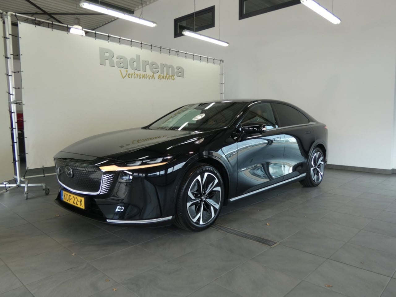 Mazda 6e - Takumi Plus 258 pk Panodak, 360 camera 68.8 kWh - AutoWereld.nl