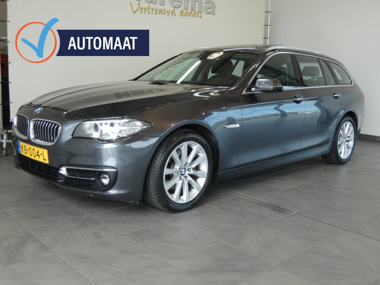 BMW 5-serie Touring - 520i Luxury Ed Panodak, Leder, Navi - AutoWereld.nl
