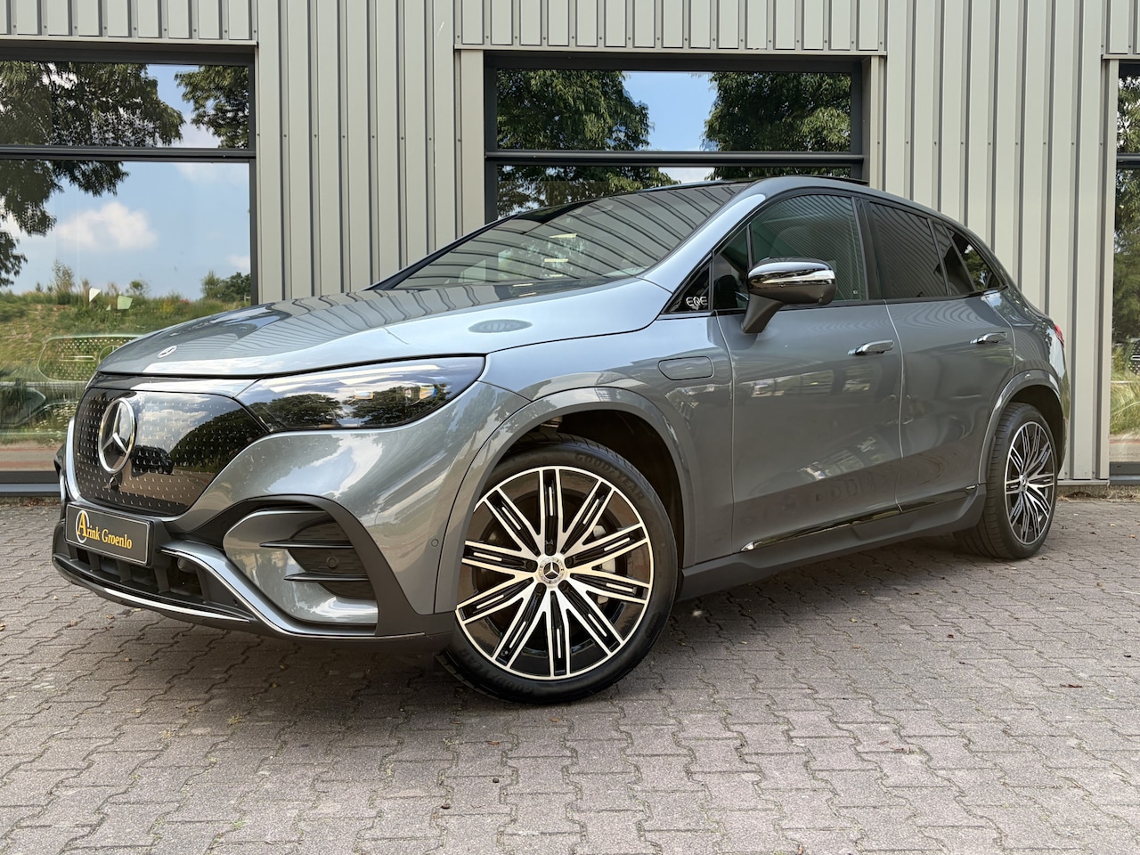 Mercedes-Benz EQE SUV - 350+ AMG Line 96 kWh Hyperscreen, Panoramadak, Rijassistentiepakket - AutoWereld.nl