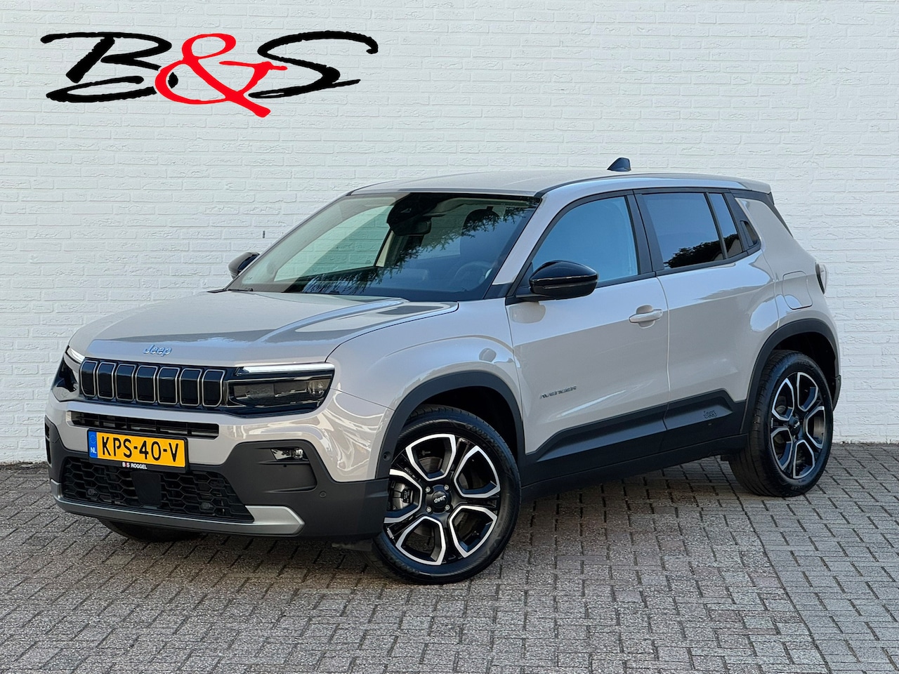 Jeep Avenger - Summit 54 kWh Clima Camera Cruise Carplay PDC voor en achter Half Leder - AutoWereld.nl
