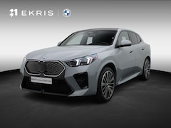 BMW iX2 - xDrive30 M Sportpakket Pro | Comfort Access | Glazen panoramadak | Driving Assistant Plus