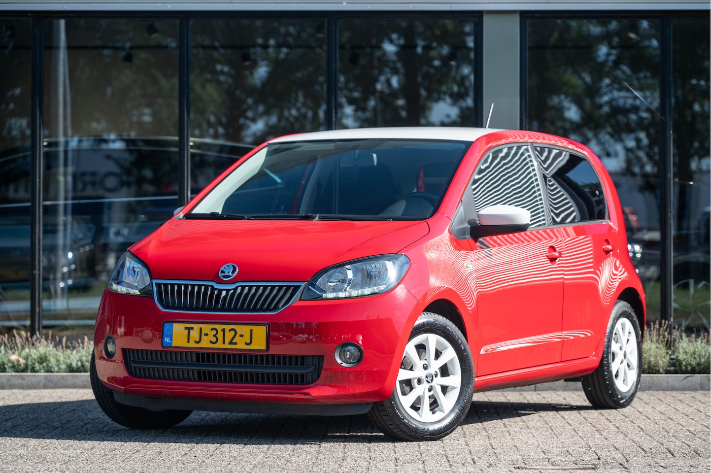 Skoda Citigo - 1.0 Greentech Elegance | PDC | Stoelverw. | Color Concept | - AutoWereld.nl