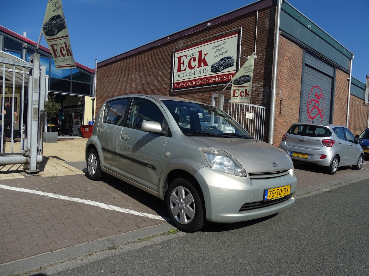 Daihatsu Sirion 2 - 1.0-12V Trend 1.0-12V Trend - AutoWereld.nl