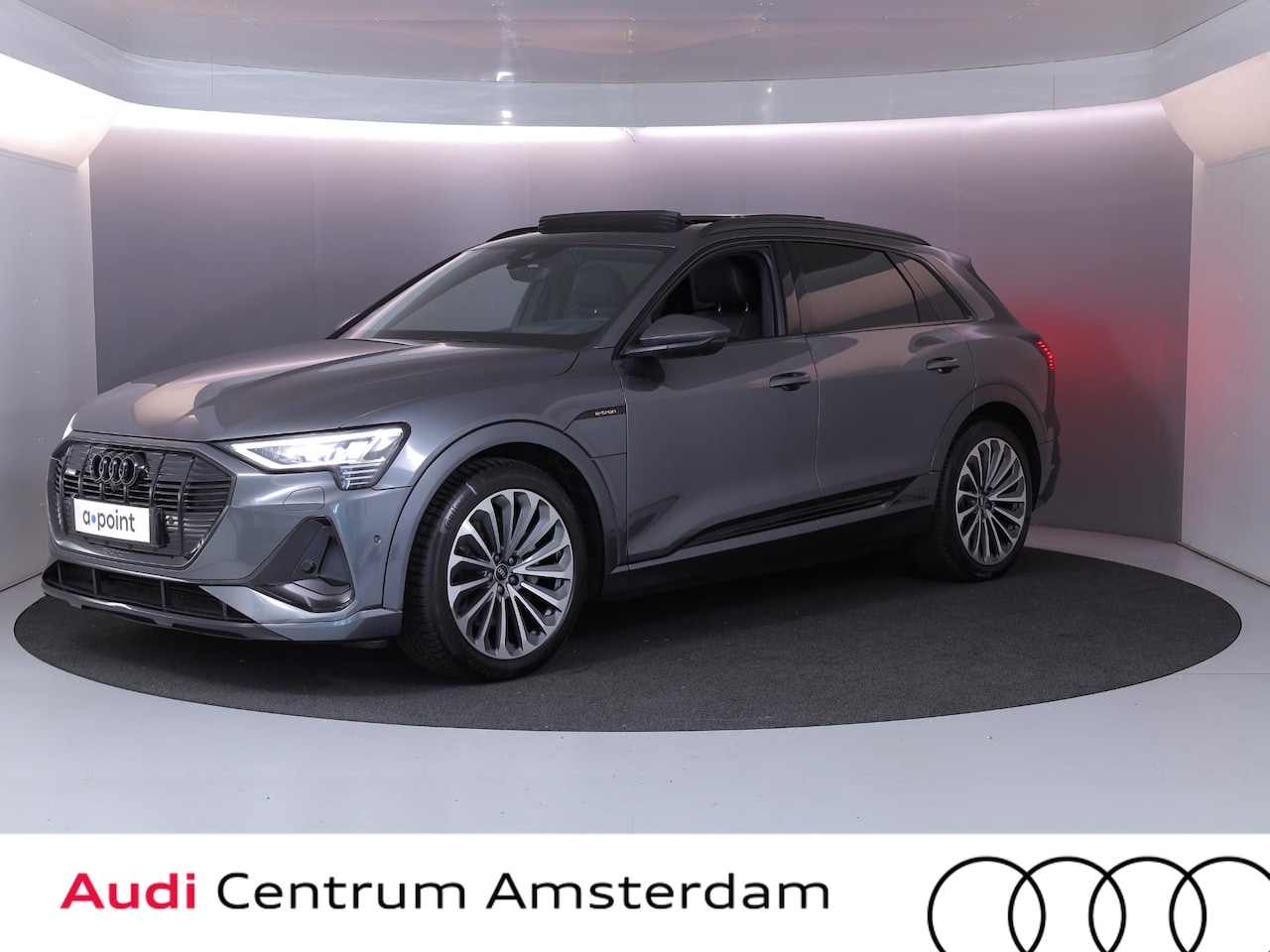 Audi e-tron - 55 quattro S edition 95 kWh 408 pk | SOH 95,17% | Navigatie | Panoramadak | Parkeersensore - AutoWereld.nl