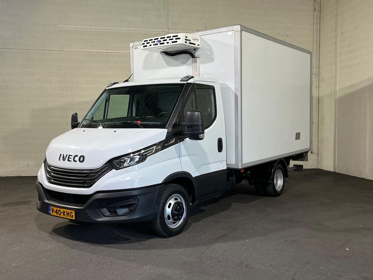 Iveco Daily - 35C14 Automaat Koelwagen Bakwagen met Laadklep - AutoWereld.nl