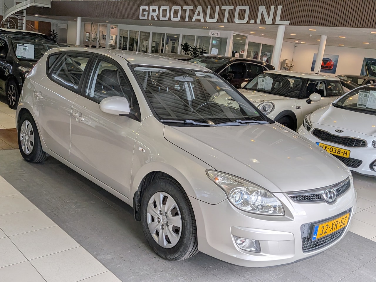 Hyundai i30 - 1.6i Dynamic Airco, Stuurbekrachtiging, Xenon Verlichting - AutoWereld.nl
