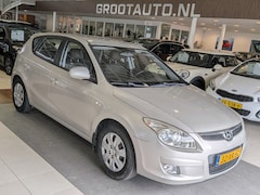 Hyundai i30 - 1.6i Dynamic Airco, Stuurbekrachtiging, Xenon Verlichting