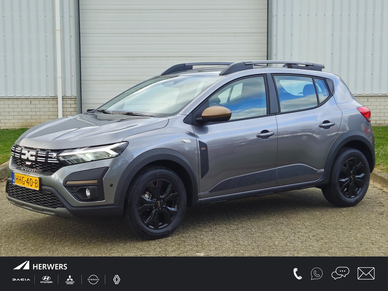 Dacia Sandero Stepway - TCe 110 Extreme / Achteruitrijcamera / Dodehoeksensor / Stoelverwarming / Sensoren voor en - AutoWereld.nl