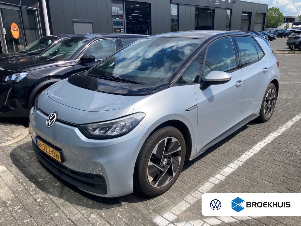 Volkswagen ID.3 - Pro 58 kWh 204PK | NAVIGATIE | CAMERA | STUUR + STOELVERW. | ADAPT. CRUISE | 18 INCH - AutoWereld.nl