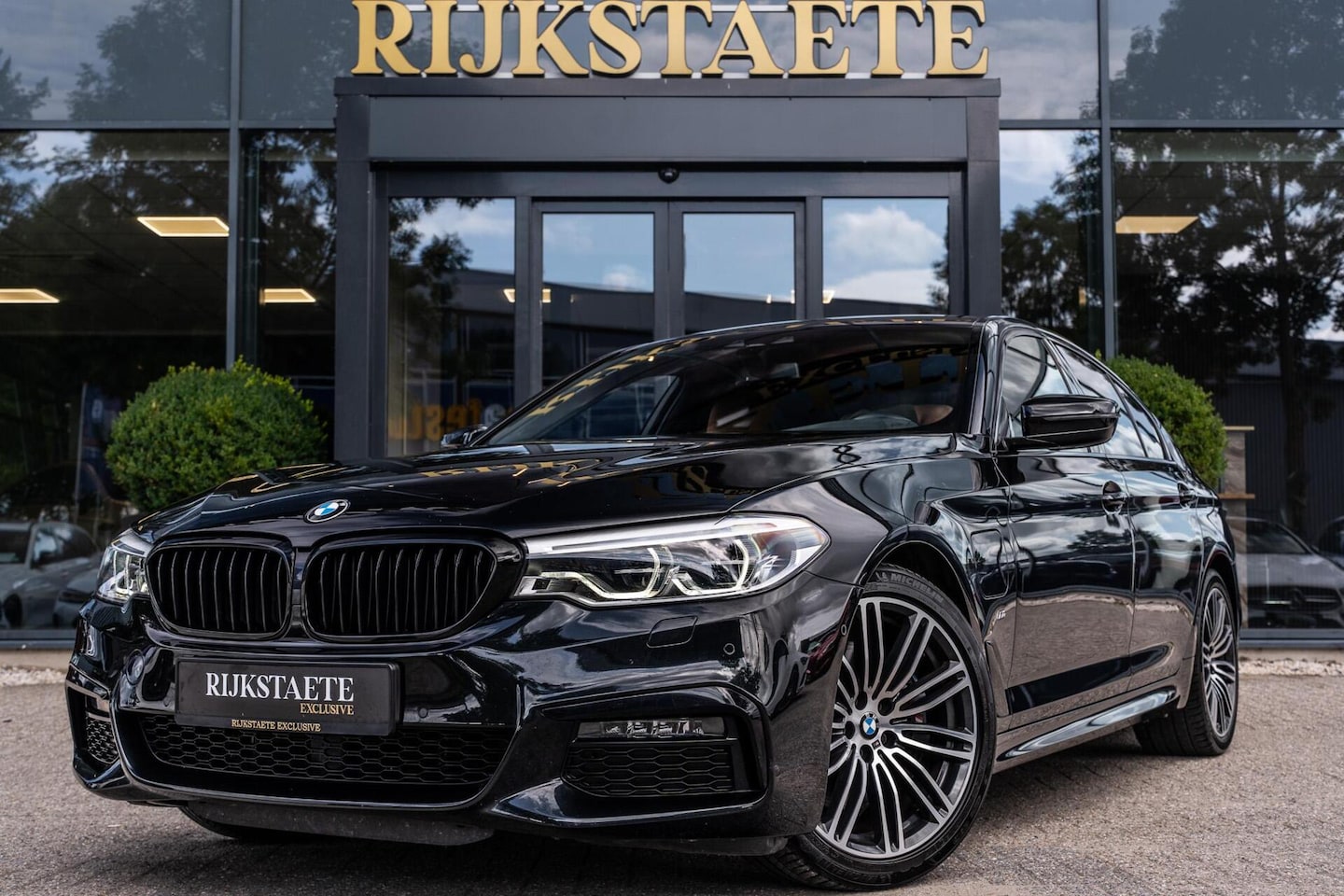 BMW 5-serie - 530e M-sport High Executive|CAMERA|LASER|LEDER - AutoWereld.nl