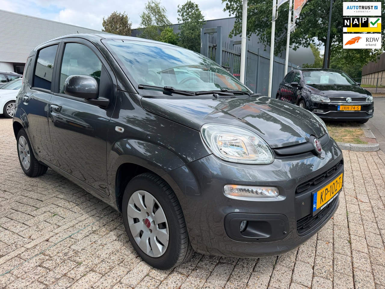 Fiat Panda - 1.2 Lounge 1.2 Lounge, digitale clima/ airco, elec pakket, stuur bediening, pdc, nwe apk 30.590 km n. - AutoWereld.nl