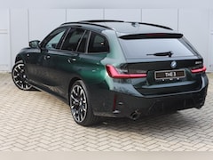 BMW 3-serie Touring - 330e M Sport Automaat / Panoramadak / Trekhaak / Sportstoelen / Adaptieve LED / M Adaptief