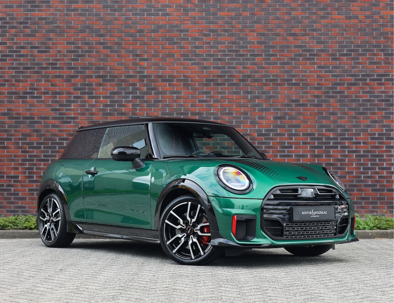MINI 3-Deurs - Cooper John Cooper Works | Pano - HUD - XL Pack - AutoWereld.nl