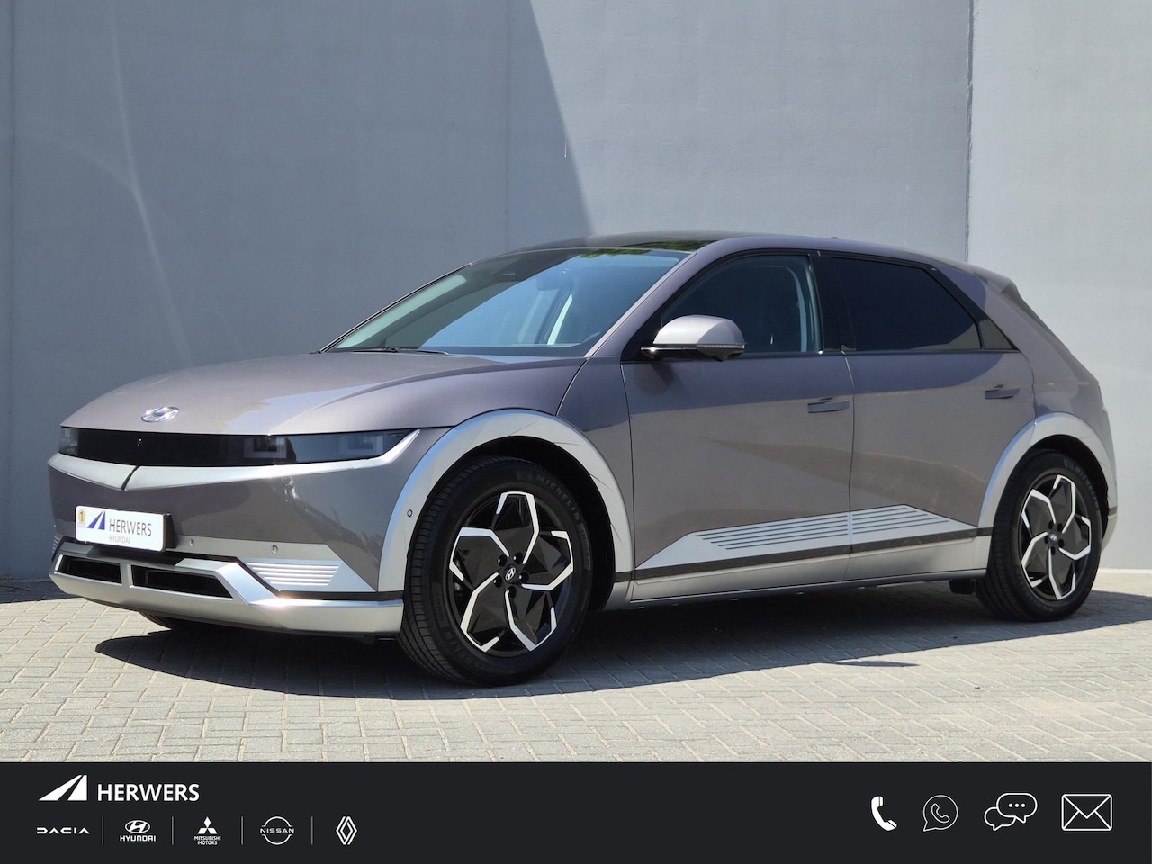 Hyundai IONIQ 5 - Lounge 73kWh / SOH 100% / SOLAR dak / Fabrieksgarantie tot 05-2027 / Dealer onderhouden / - AutoWereld.nl