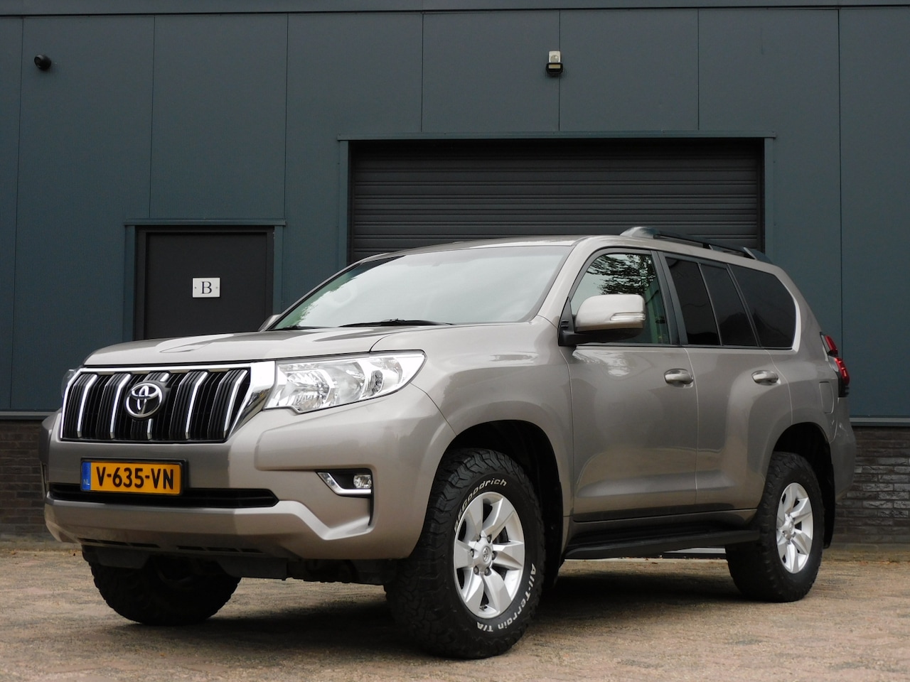 Toyota Land Cruiser Challenger - 2.8 D-4D-F Window Van 1e EIGENAAR! BF GOODRICH! GOED ONDERHOUDEN! - AutoWereld.nl