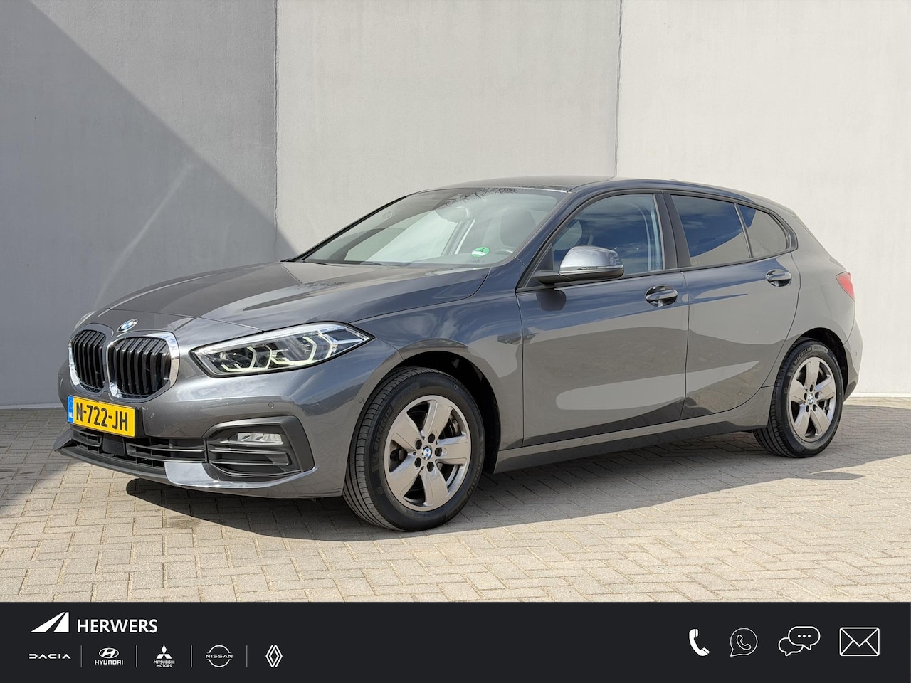 BMW 1-serie - 118i Business Edition Automaat / 1e Eigenaar / Navigatie / Camera / PDC / Apple Carplay & - AutoWereld.nl