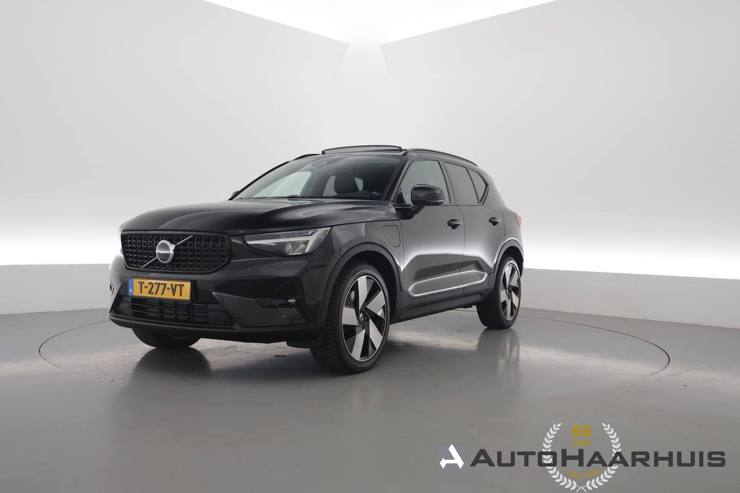 Volvo XC40 - 1.5 T4 Plug-in hybrid Plus Dark | Pano | Leder | Camera | Stoel- Stuurverw. | Cruise Ctrl. - AutoWereld.nl
